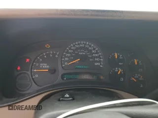 2003 Chevrolet Silverado 1500HD LT z VIN 1GCGC13U93F142570, wystawiony jako Copart lot #70047944 z przebiegiem 243 221 mil mil oraz Szkoda całkowita • Salvage title. Historia ofert i sprzedaży dostępna na DreamBid. Obrazek 9.