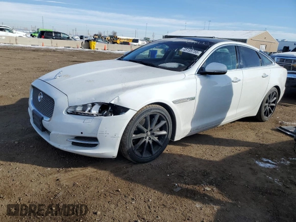 2013 Jaguar XJ z VIN SAJWJ1CD0D8V53753, wystawiony jako Copart lot #45155755 z przebiegiem 53 524 mil mil oraz Szkoda całkowita • Salvage title. Historia ofert i sprzedaży dostępna na DreamBid. Obrazek 1.