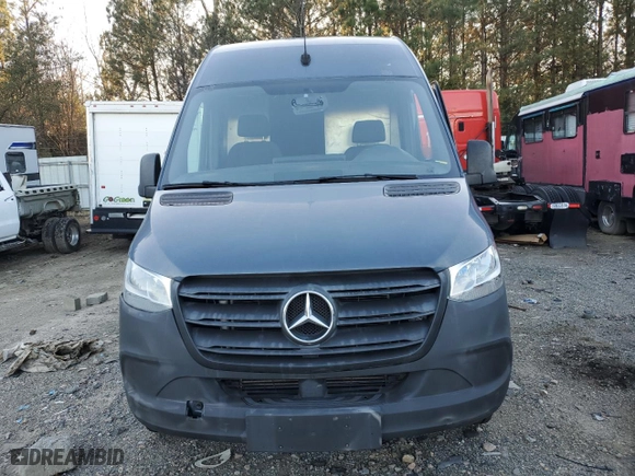 2019 Mercedes-Benz Sprinter Cargo Van with VIN WD4PF1CD4KP118375, listed as a Copart auction lot 83753064 with 108,193 mi miles and Clean Title. Bid and sale history available at carsss.com. Image 5.