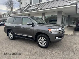 2017 Toyota Land Cruiser z VIN JTMCY7AJ5H4049172, wystawiony jako Copart lot #51363615 z przebiegiem 204 444 mil mil oraz Tytuł czysty. Historia ofert i sprzedaży dostępna na DreamBid. Obrazek 1.