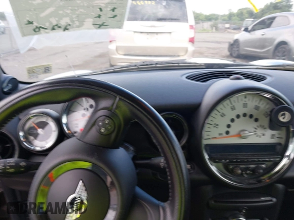 2011 MINI Convertible S with VIN WMWZP3C50BTX84044, listed as a IAAI auction lot 42669717 with Not provided miles and . Bid and sale history available at DreamBid. Image 7.
