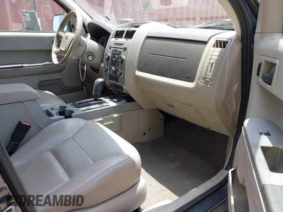2008 Ford Escape Hybrid z VIN 1FMCU49H48KA03674, wystawiony jako IAAI lot #42587791 z przebiegiem 160 202 mil mil oraz . Historia ofert i sprzedaży dostępna na DreamBid. Obrazek 5.