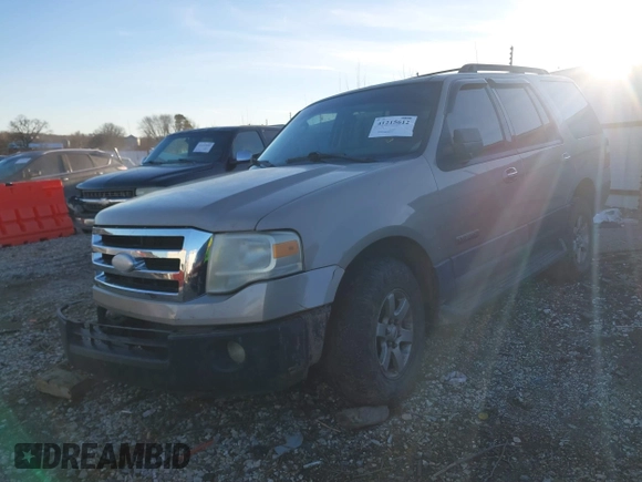 2007 Ford Expedition XLT with VIN 1FMFU16587LA96083, listed as a IAAI auction lot 41215612 with 247,840 mi miles and . Bid and sale history available at DreamBid. Image 2.