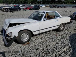 1980 Mercedes-Benz SL with VIN 10704412065197, listed as a Copart auction lot 61442025 with Not provided miles and Clean title. Bid and sale history available at DreamBid. Image 1.