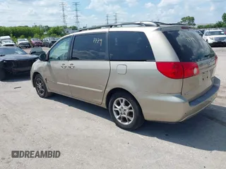 2006 Toyota Sienna XLE z VIN 5TDZA22C26S514915, wystawiony jako IAAI lot #42537779 z przebiegiem 200 238 mil mil oraz . Historia ofert i sprzedaży dostępna na DreamBid. Obrazek 3.