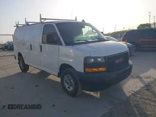 2022 GMC Savana Cargo Van with VIN 1GTW7AFPXN1139117, listed as a IAAI auction lot 41840493 with 107,784 mi miles. Bid and sale history available at carsss.com. Image 1.