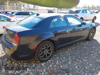 2016 Chrysler 300 S z VIN 2C3CCAGG4GH287737, wystawiony jako IAAI lot #41299711 z przebiegiem Nie podano mil oraz . Historia ofert i sprzedaży dostępna na DreamBid. Obrazek 4.