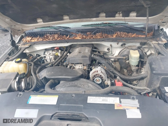 2000 Chevrolet Silverado 1500 with VIN 1GCEC14V6YE419087, listed as a IAAI auction lot 38916431 with 1 mi miles. Bid and sale history available at carsss.com. Image 10.