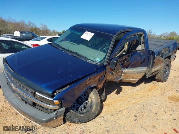 2000 Chevrolet Silverado 1500 LS with VIN 2GCEK19TXY1220801, listed as a IAAI auction lot 41812144 with 206,128 mi miles. Bid and sale history available at carsss.com. Image 17.
