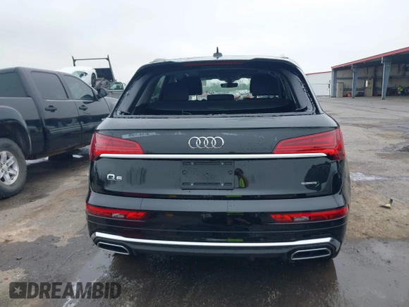 2024 Audi Q5 S line Premium z VIN WA1GAAFY0R2145033, wystawiony jako IAAI lot #41817546 z przebiegiem 1 277 mil mil oraz . Historia ofert i sprzedaży dostępna na DreamBid. Obrazek 16.