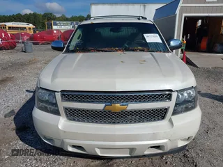 2013 Chevrolet Avalanche LTZ with VIN 3GNTKGE73DG377940, listed as a IAAI auction lot 40379669 with 91,815 mi miles. Bid and sale history available at carsss.com. Image 13.