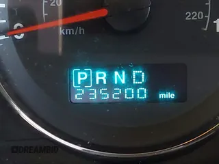 2006 Jeep Commander с VIN 1J8HH48N86C106683, выставлен на аукционе IAAI как лот 42563082 с пробегом 235 200 миль миль и . История ставок и продаж доступна на DreamBid. Изображение 7.