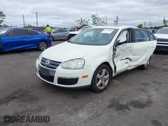 2008 Volkswagen Jetta Sedan SE with VIN 3VWRM71K88M163490, listed as a IAAI auction lot 41978840 with 178,605 mi miles. Bid and sale history available at carsss.com. Image 2.