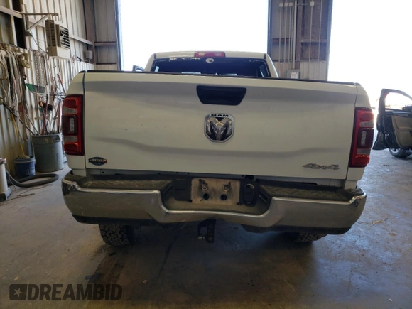 2023 Ram 2500 Tradesman z VIN 3C6UR5CJ7PG606482, wystawiony jako Copart lot #76963374 z przebiegiem Nie podano mil oraz Szkoda całkowita • Salvage title. Historia ofert i sprzedaży dostępna na DreamBid. Obrazek 6.