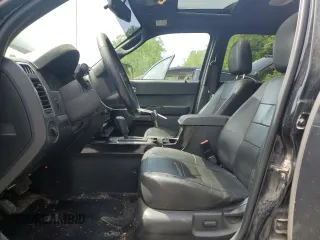 2010 Ford Escape XLT с VIN 1FMCU9DG1AKD04629, выставлен на аукционе Copart как лот 58465055 с пробегом 215 396 миль миль и Списание • Salvage title. История ставок и продаж доступна на DreamBid. Изображение 7.