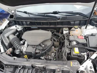2019 Cadillac XT5 Premium Luxury FWD z VIN 1GYKNERS1KZ290754, wystawiony jako IAAI lot #41816074 z przebiegiem 91 585 mil mil oraz . Historia ofert i sprzedaży dostępna na DreamBid. Obrazek 10.