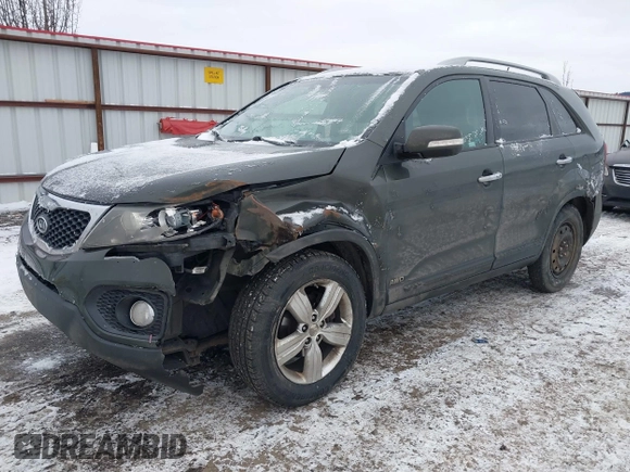 2012 Kia Sorento EX with VIN 5XYKUDA2XCG200628, listed as a IAAI auction lot 41495625 with 207,229 mi miles. Bid and sale history available at carsss.com. Image 2.