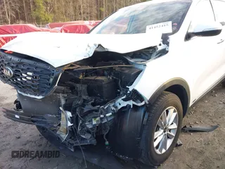 2020 Kia Sorento LX V6 with VIN 5XYPGDA59LG620680, listed as a IAAI auction lot 41452415 with 107,752 mi miles. Bid and sale history available at carsss.com. Image 6.