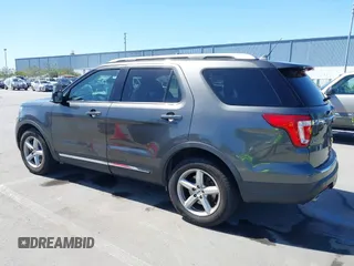 2018 Ford Explorer XLT z VIN 1FM5K7D85JGC55627, wystawiony jako IAAI lot #42261412 z przebiegiem 133 125 mil mil oraz . Historia ofert i sprzedaży dostępna na DreamBid. Obrazek 3.