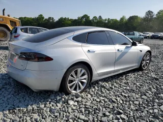 2017 Tesla Model S 60 with VIN 5YJSA1E15HF203248, listed as a Copart auction lot 54923855 with 84,214 mi miles and Salvage title. Bid and sale history available at DreamBid. Image 3.
