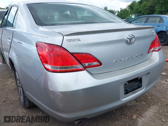 2005 Toyota Avalon XL with VIN 4T1BK36B85U013619, listed as a IAAI auction lot 42209645 with 173,520 mi miles and . Bid and sale history available at carsss.com. Image 13.
