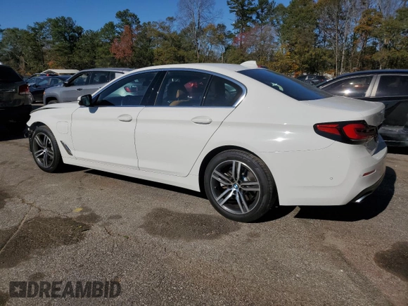 2021 BMW 5 Series 530e with VIN WBA13AG07MCG86131, listed as a Copart auction lot 81957964 with 39,405 mi miles and Salvage Title. Bid and sale history available at carsss.com. Image 2.