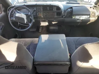 2000 Dodge 1500 z VIN 3B7HC13Y5YM225220, wystawiony jako Copart lot #56602475 z przebiegiem 178 267 mil mil oraz Szkoda całkowita • Salvage title. Historia ofert i sprzedaży dostępna na DreamBid. Obrazek 8.