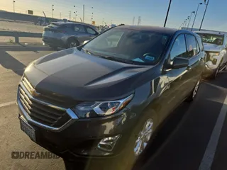 2020 Chevrolet Equinox LT z VIN 2GNAXJEV6L6239808, wystawiony jako IAAI lot #42396785 z przebiegiem 34 395 mil mil oraz . Historia ofert i sprzedaży dostępna na DreamBid. Obrazek 13.