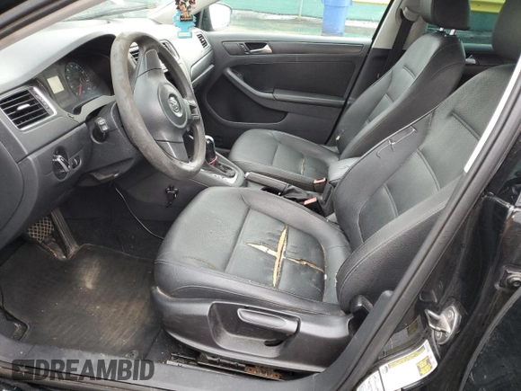 2011 Volkswagen Jetta SE with VIN 3VWDX7AJ0BM330408, listed as a Copart auction lot 61417785 with 152,588 mi miles and Salvage title. Bid and sale history available at DreamBid. Image 7.