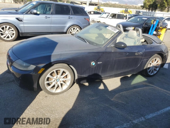 2007 BMW Z4 3.0i с VIN 4USBU33547LW72393, выставлен на аукционе Copart как лот 47110395 с пробегом 113 691 миль миль и Списание • Salvage title. История ставок и продаж доступна на DreamBid. Изображение 1.