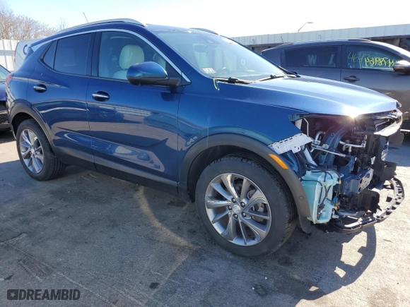2020 Buick Encore GX Essence with VIN KL4MMGSL1LB021822, listed as a Copart auction lot 45501764 with 43,869 mi miles and Salvage Title. Bid and sale history available at carsss.com. Image 4.