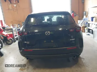 2024 Mazda CX-50 S Preferred z VIN 7MMVABBM4RN186110, wystawiony jako IAAI lot #42377491 z przebiegiem 30 065 mil mil oraz . Historia ofert i sprzedaży dostępna na DreamBid. Obrazek 17.