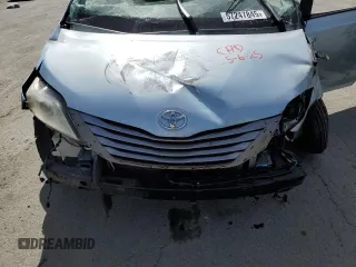 2015 Toyota Sienna XLE с VIN 5TDYK3DC8FS557294, выставлен на аукционе Copart как лот 57247845 с пробегом Не указан миль и Списание • Salvage title. История ставок и продаж доступна на DreamBid. Изображение 12.