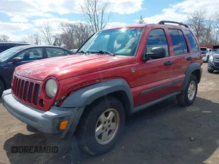 2007 Jeep Liberty Sport with VIN 1J4GL48K47W712628, listed as a IAAI auction lot 42018928 with 176,326 mi miles. Bid and sale history available at carsss.com. Image 17.