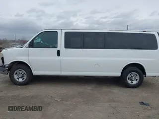 2016 Chevrolet Express Passenger LT with VIN 1GAZGPFG2G1202352, listed as a IAAI auction lot 41699012 with Not provided miles and . Bid and sale history available at DreamBid. Image 13.
