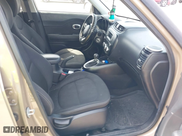 2014 Kia Soul with VIN KNDJN2A29E7111078, listed as a IAAI auction lot 42066949 with 153,923 mi miles. Bid and sale history available at carsss.com. Image 5.