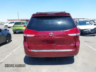 2011 Toyota Sienna LE AAS with VIN 5TDKK3DC2BS118124, listed as a IAAI auction lot 42121524 with 270,284 mi miles. Bid and sale history available at carsss.com. Image 17.