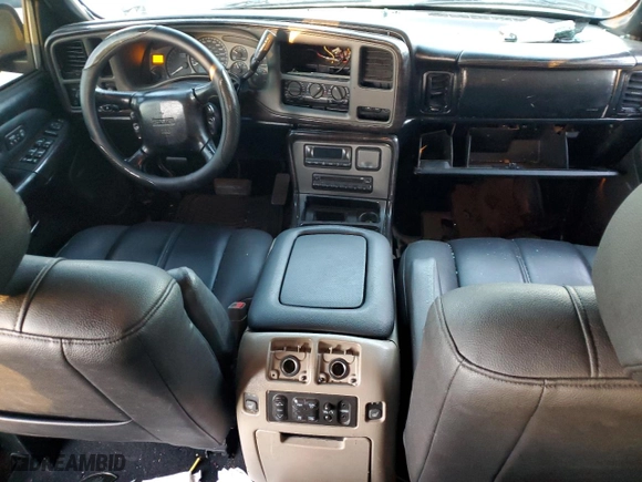 2001 GMC Yukon Denali with VIN 1GKEK63U51J184935, listed as a Copart auction lot 79268634 with 320,366 mi miles and Salvage Title. Bid and sale history available at carsss.com. Image 8.