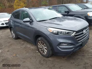 2016 Hyundai Tucson SE with VIN KM8J3CA4XGU181833, listed as a IAAI auction lot 40952717 with 85,416 mi miles. Bid and sale history available at carsss.com. Image 1.