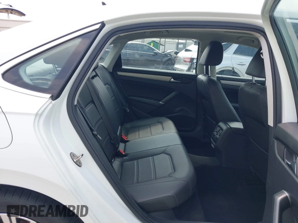 2021 Volkswagen Passat SE z VIN 1VWSA7A32MC014376, wystawiony jako IAAI lot #42314372 z przebiegiem 81 209 mil mil oraz . Historia ofert i sprzedaży dostępna na DreamBid. Obrazek 8.