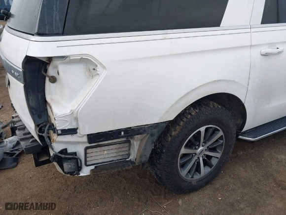 2018 Ford Expedition Max XLT with VIN 1FMJK1HT5JEA28492, listed as a IAAI auction lot 41447087 with NaN miles. Bid and sale history available at carsss.com. Image 6.