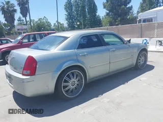 2006 Chrysler 300 Touring z VIN 2C3KA53G16H383032, wystawiony jako IAAI lot #42314175 z przebiegiem 176 657 mil mil oraz . Historia ofert i sprzedaży dostępna na DreamBid. Obrazek 4.