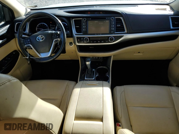 2017 Toyota Highlander XLE with VIN 5TDJZRFH2HS472351, listed as a Copart auction lot 87500745 with 82,955 mi miles and Salvage title. Bid and sale history available at DreamBid. Image 8.