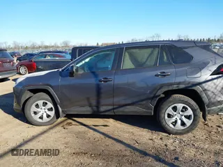 2022 Toyota RAV4 LE with VIN 2T3F1RFVXNC261042, listed as a IAAI auction lot 41003080 with 86,056 mi miles. Bid and sale history available at carsss.com. Image 14.