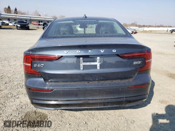 2024 Volvo S60 Core Dark Theme z VIN 7JRL12TK9RG305506, wystawiony jako Copart lot #43276995 z przebiegiem 603 mil mil oraz Szkoda całkowita • Salvage title. Historia ofert i sprzedaży dostępna na DreamBid. Obrazek 6.