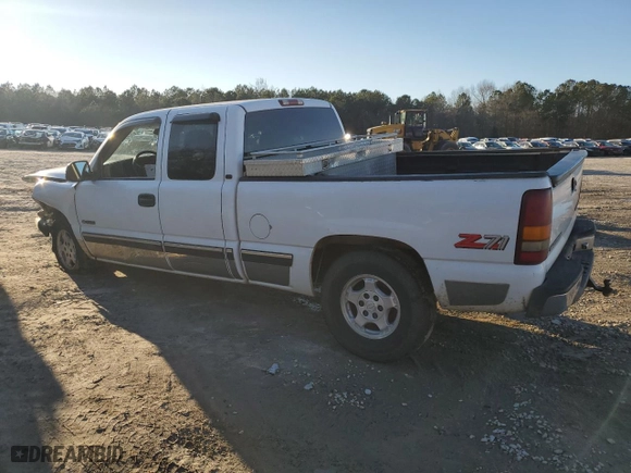 2000 Chevrolet Silverado 1500 LS with VIN 2GCEK19T2Y1267479, listed as a Copart auction lot 86882584 with 242,032 mi miles and Salvage Title. Bid and sale history available at carsss.com. Image 2.
