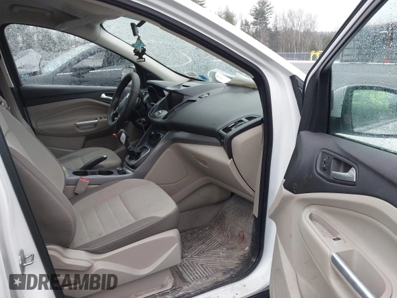 2013 Ford Escape SE with VIN 1FMCU9GX6DUB10148, listed as a IAAI auction lot 41460203 with 229,378 mi miles. Bid and sale history available at carsss.com. Image 5.