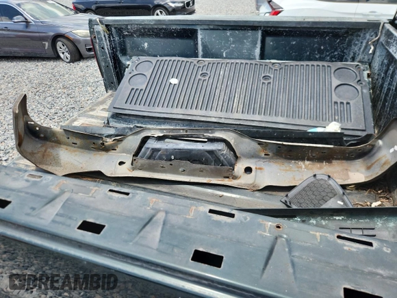 2004 Ford F-150 XL with VIN 1FTPX12564NA87792, listed as a Copart auction lot 60489655 with 396,269 mi miles and Salvage title. Bid and sale history available at DreamBid. Image 12.