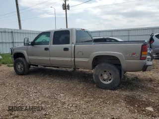 2002 Chevrolet Silverado 1500HD LT z VIN 1GCGK13U12F103442, wystawiony jako Copart lot #64629124 z przebiegiem 211 753 mil mil oraz Czysty tytuł • Clean title. Historia ofert i sprzedaży dostępna na DreamBid. Obrazek 2.