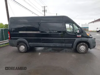 2015 Ram ProMaster Cargo z VIN 3C6TRVDG1FE512803, wystawiony jako IAAI lot #42355330 z przebiegiem 87 392 mil mil oraz . Historia ofert i sprzedaży dostępna na DreamBid. Obrazek 13.